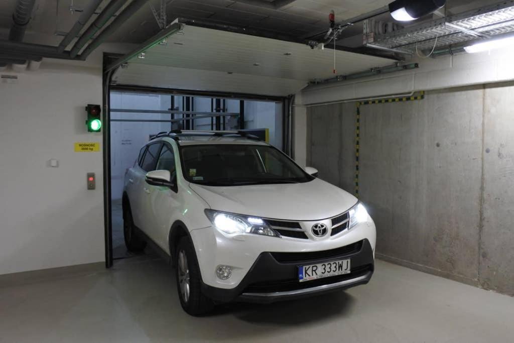 Boutique 109 - Old City, Luxury Apt. With A Garage Kraków Exteriör bild