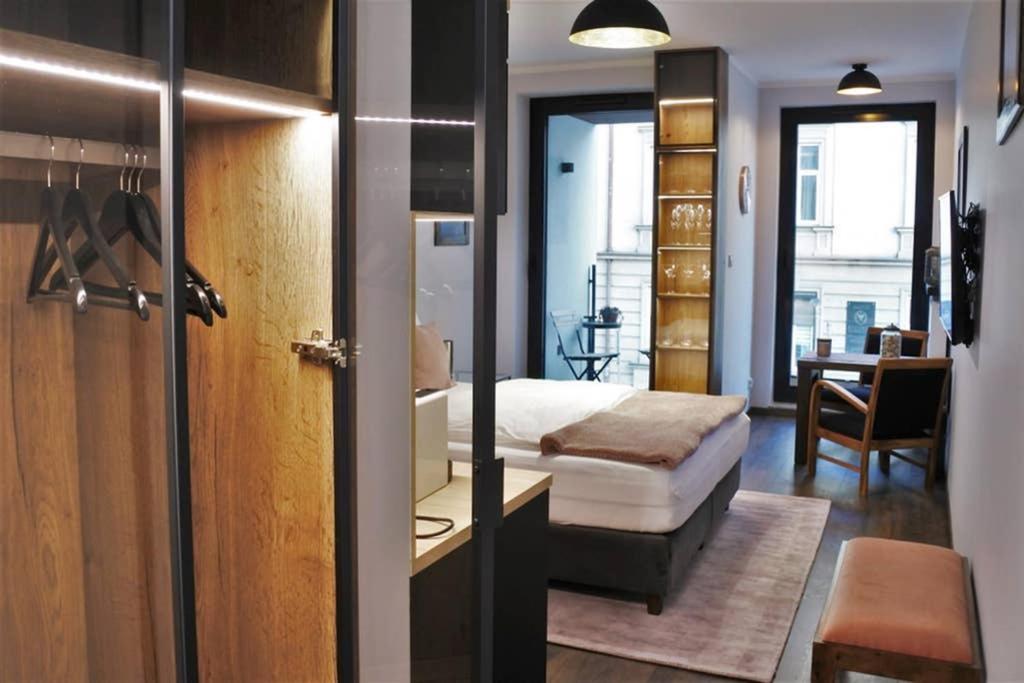 Boutique 109 - Old City, Luxury Apt. With A Garage Kraków Exteriör bild